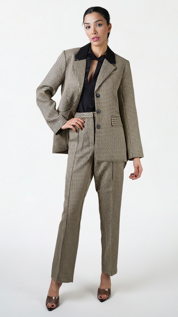 Astla Suit